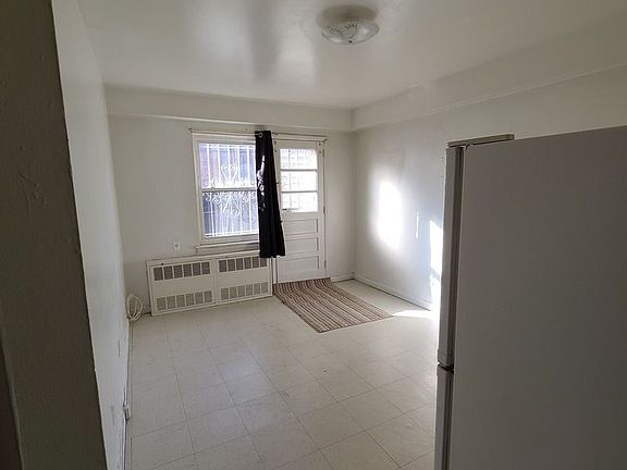 5th image of 30-18 32nd St