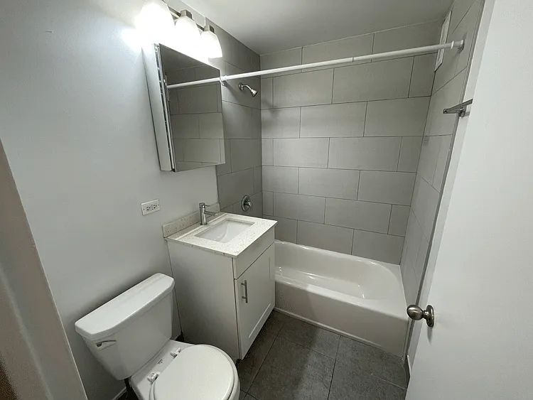 Sheridan Tower - 5650 N Sheridan Rd — Photo 24