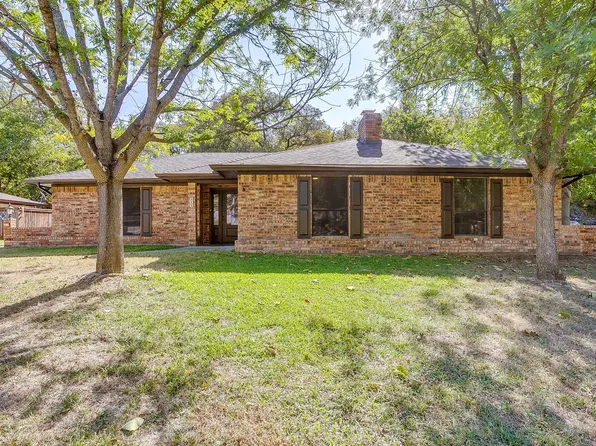 313 Hidden Valley Dr, Aledo, TX 76008