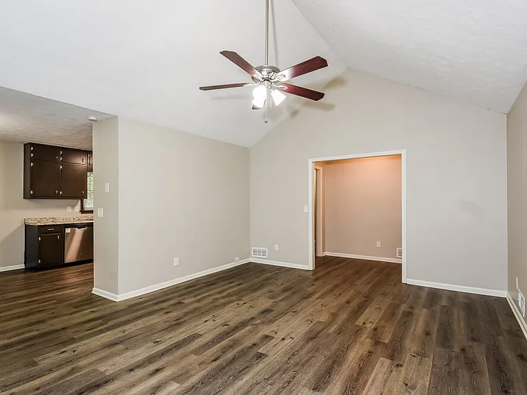 1471 Daniel Ln — Photo 8