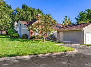 60 Wycoff Way E, East Brunswick, NJ 08816