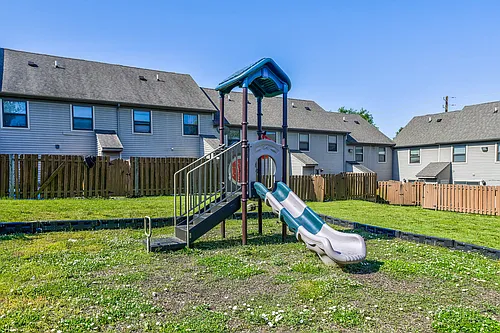1100 E Ohio St Photo 1