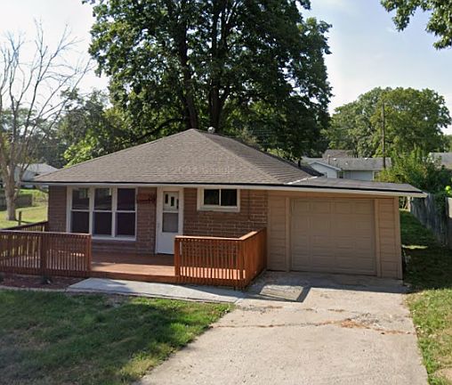 3rd image of 214 Augusta Dr