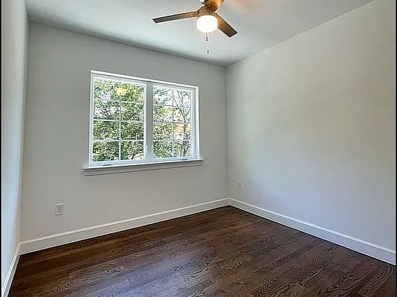4th image of 72 Harris Ln #2