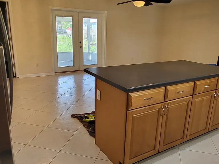 901 N Palm Dr SW — Photo 8