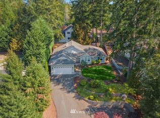 141 E Lake Forest Dr, Allyn, WA 98524