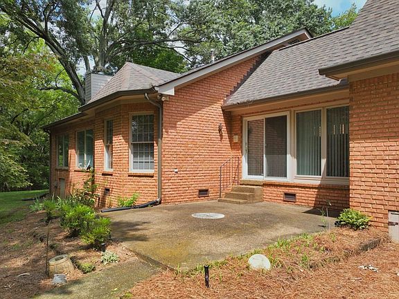 5th image of 507 Menees Ln