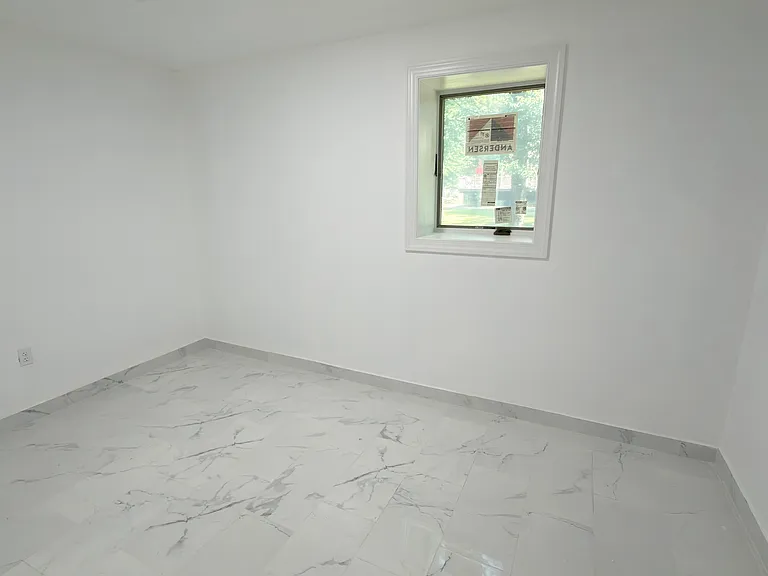 22 Roosevelt St #1 — Photo 21