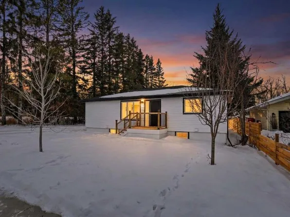 5026 E 53rd St, Sylvan Lake, AB T4S 1E7