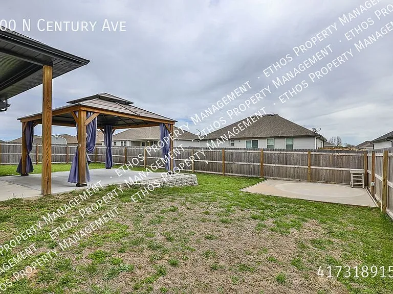 700 N Century Ave — Photo 2