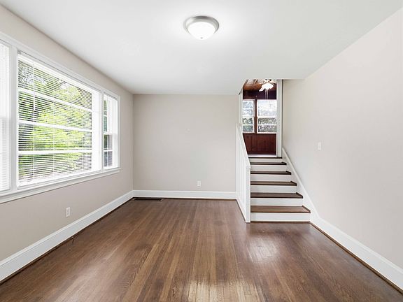 5th image of 1388 Boiling Springs Rd