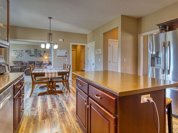 4th image of 2102 Laurelwood Dr