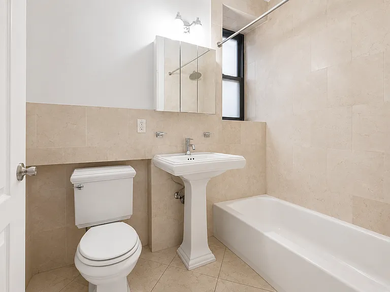 52 Barrow St #3A — Photo 4