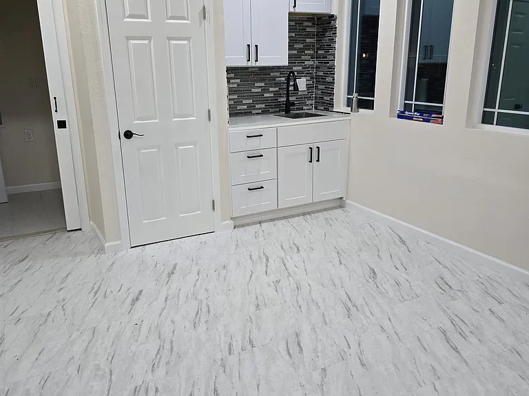 696 W Crocker Ln #2 — Photo 1