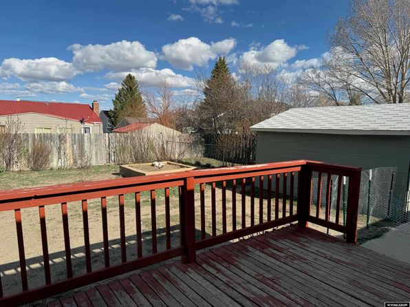 2227 Kilmary Dr, Rawlins, WY 82301