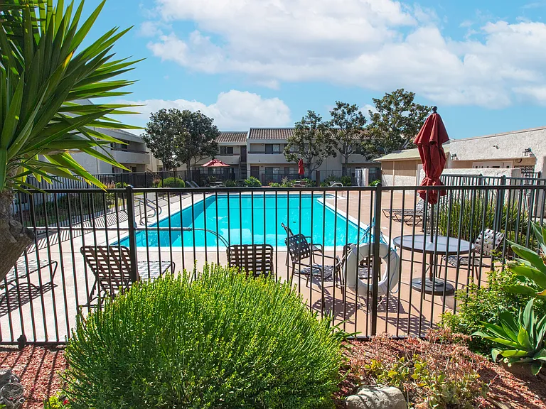 Citrus Glen Apartments — Photo 2