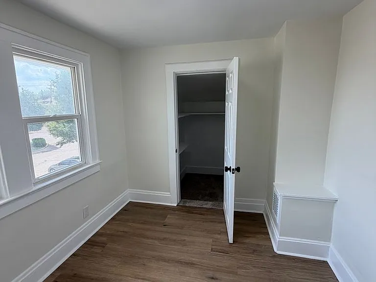 423 Sheldon Ave — Photo 16