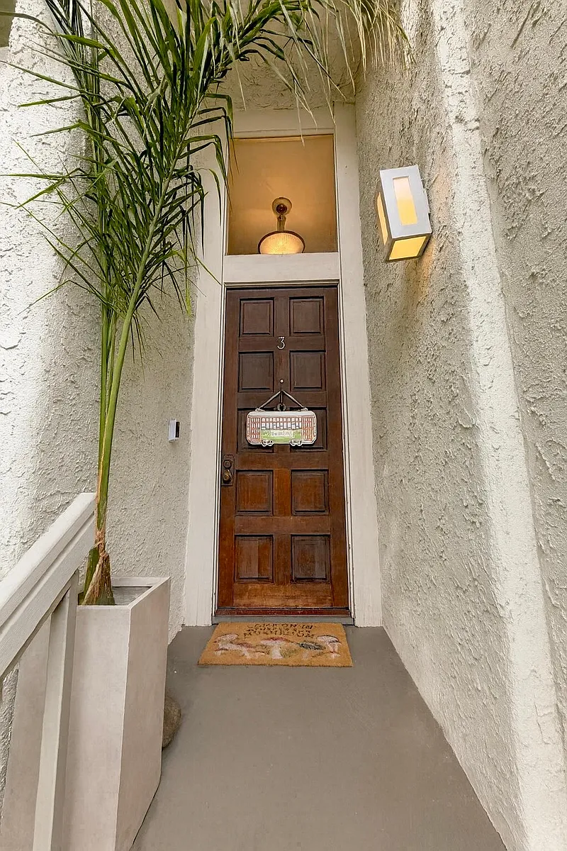 Private townhome entrance - 8611 Burton Way #3