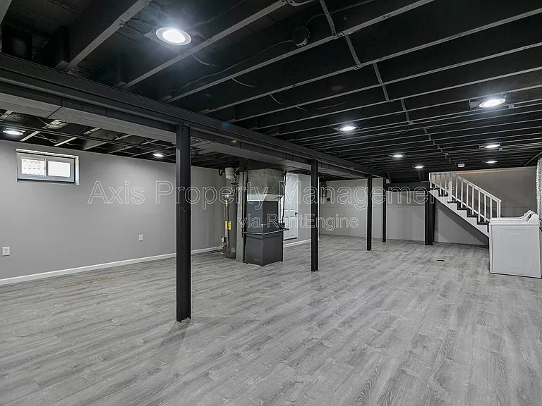 905 Russell Blvd — Photo 9