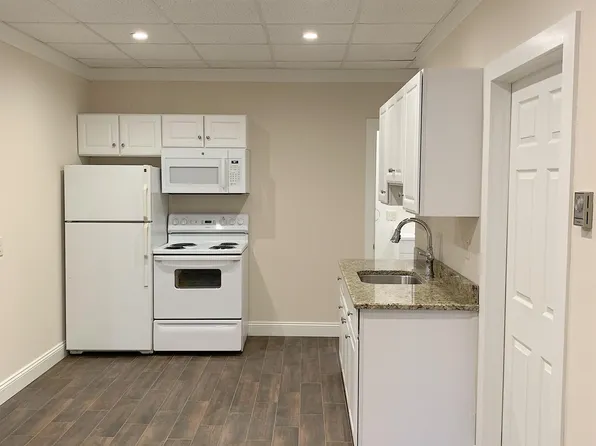 106 S Main St #21, Nazareth, PA 18064