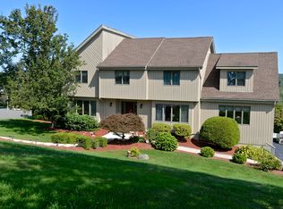 18 Huntington Dr, Danbury, CT 06811