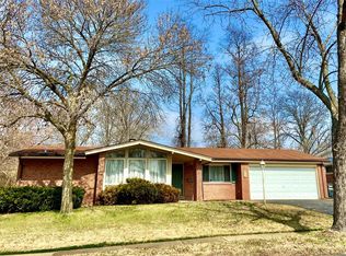 1575 Thoroughbred Ln, Florissant, MO 63033