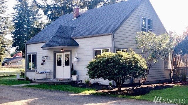 1st image of 305 Dennis St SW