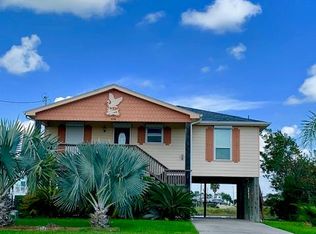 348 E Sagebrush St, Rockport, TX 78382