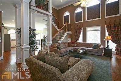 3rd image of 820 Minsterworth Dr