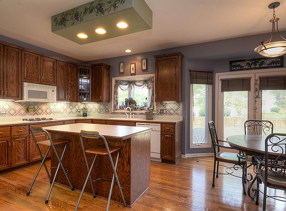 5th image of 2172 Brookwood Dr