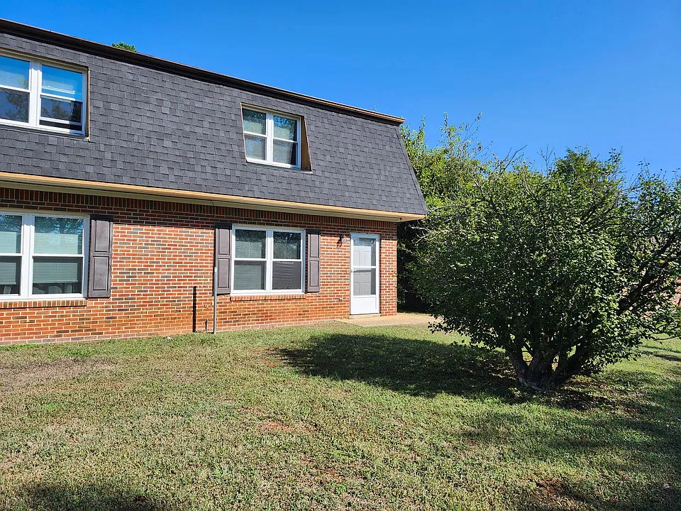 6221 Bonny Oaks Dr