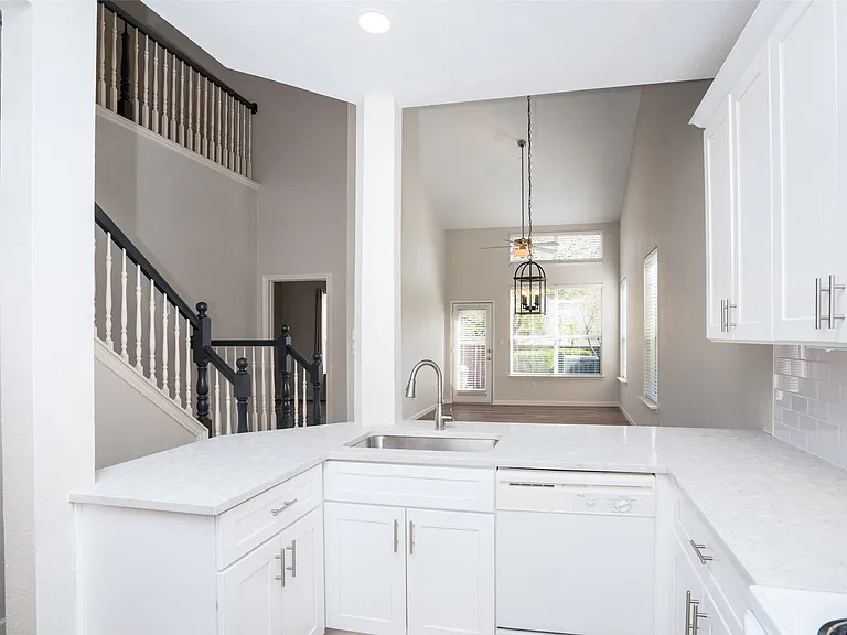 8600 Brunswick Dr — Photo 11