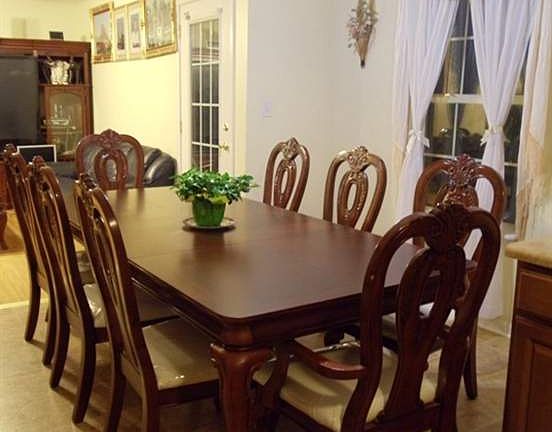 4th image of 423 Shady Glen Cir