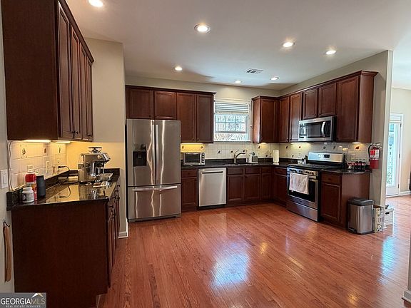 3rd image of 2332 Trellis Ln SE