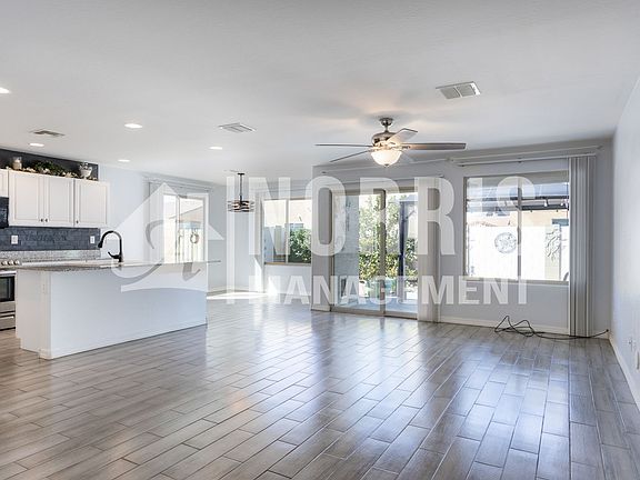 5th image of 806 W Raymond St