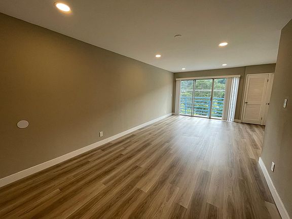 4th image of 3016 Honolulu Ave #12