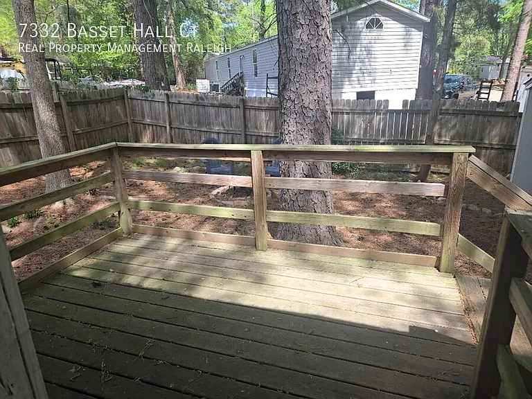 7332 Bassett Hall Ct — Photo 14