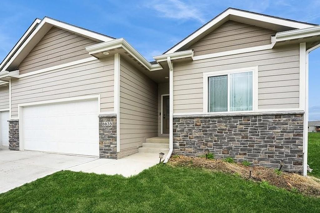6635 NE 9th Ct - Property Image