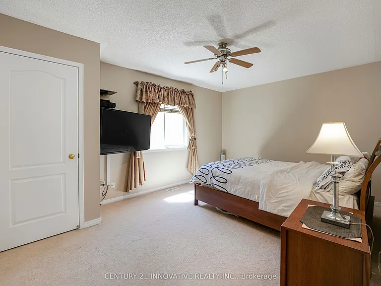 14 Middlecote Dr — Photo 30
