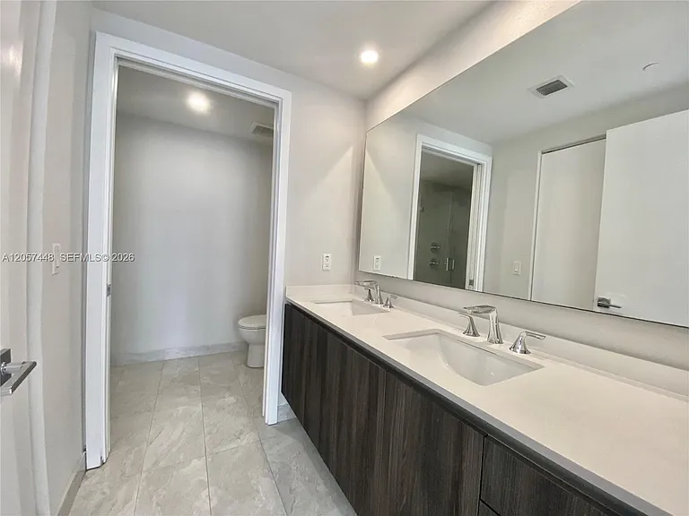 488 NE 18th St #4103 — Photo 10