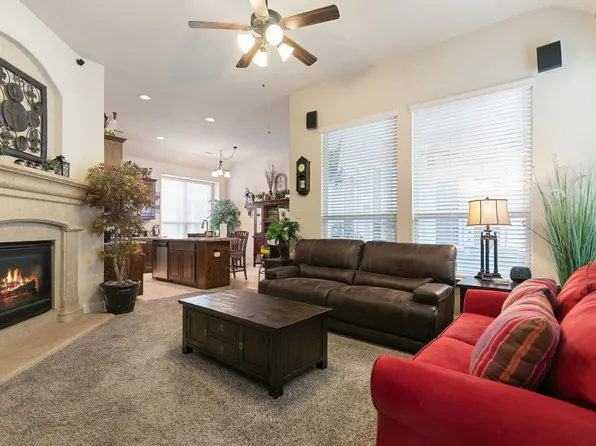 1128 Charleston Ln, Aubrey, TX 76227
