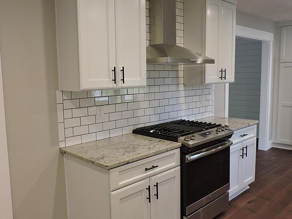 4th image of 6988 Village Woods Pl