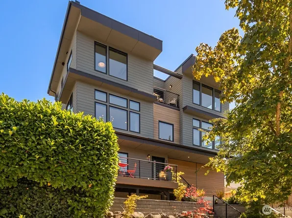 3240 32nd Avenue W, Seattle, WA 98199