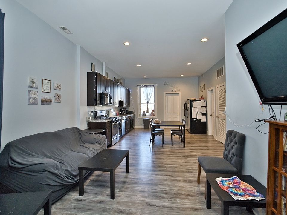 1st image of 2310 W Belmont Ave #3