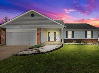 1012 Keeneland Rd, Florissant, MO 63034