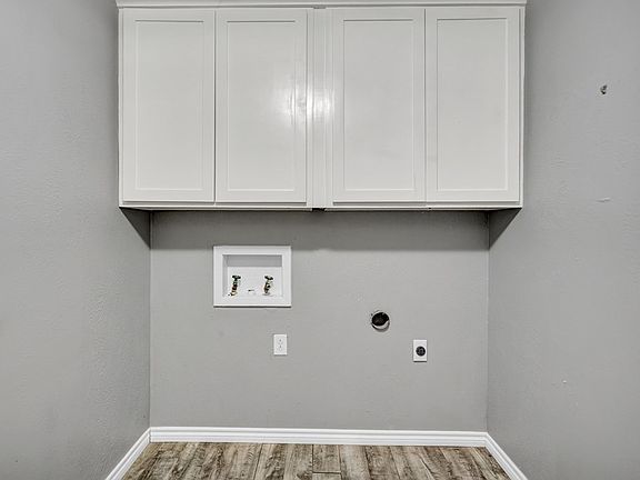 5th image of 3204 Shell Ave