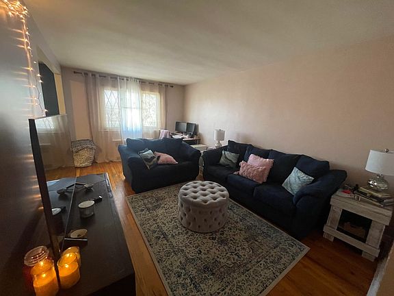 3rd image of 20-17 46th St #2