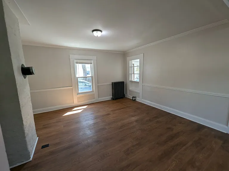 258 Essex St — Photo 12