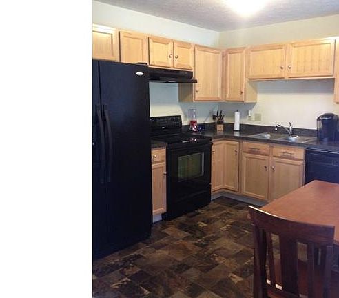 3rd image of 340 Angela Ln