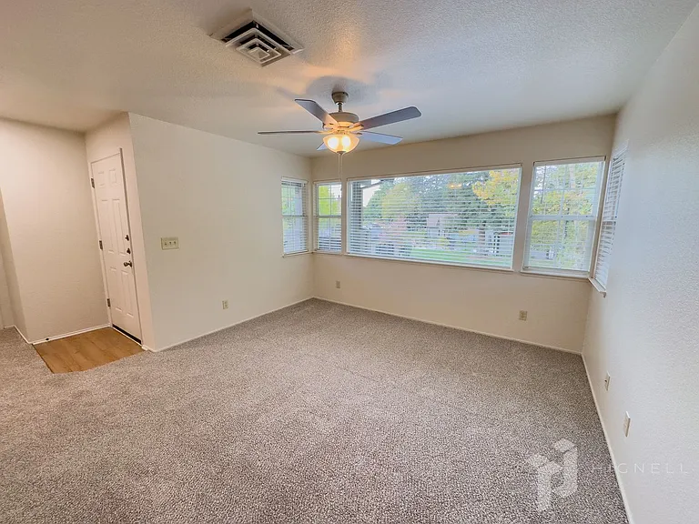 Amanda Place Apartments — Photo 38